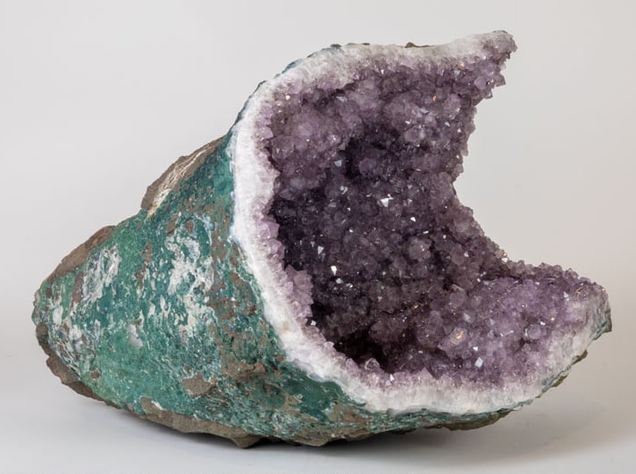 Large Amethyst Cornucopia-Shaped Vug Geode - 2