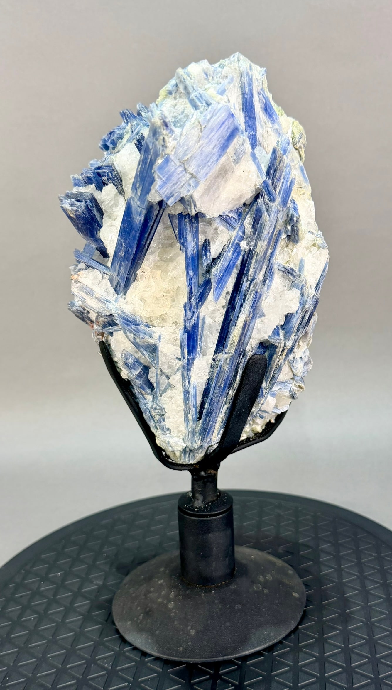 Kyanite and Quartz Cluster on Spinning Stand (1 of 9)
