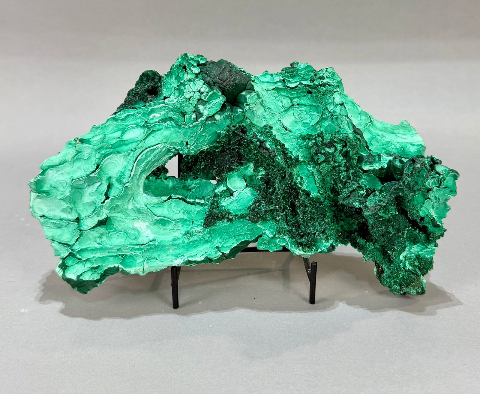 Unpolished Bullseye And Fibrous Malachite Formation: Unpolished bullseye and fibrous malachite formation from the DR Congo. 10" x 6" x 2.5". 4 lb,5 ounces.