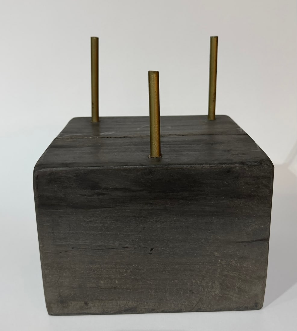 Large Wood Block Geode Stand: Large, heavy, three â€“ pin wood block stand from India for really large, heavy mineral specimens. 9.5” x 8” x 7.75”. 10 lb, 3 ounces.