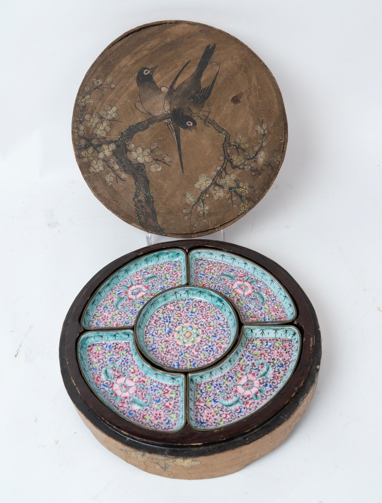 Antique Chinese Boxed Enameled Sectional Dish Set. (1 of 9)