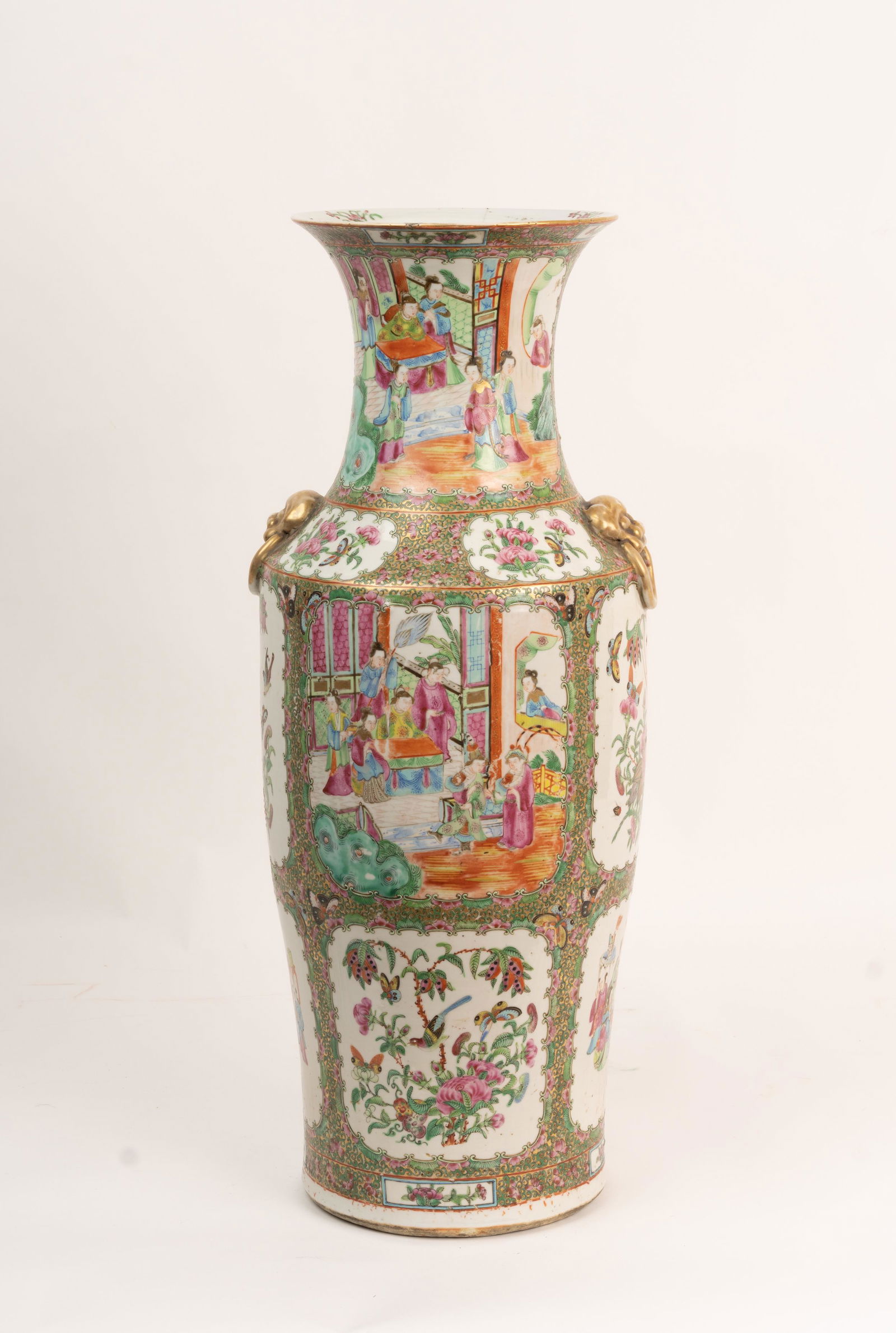 Large Antique Rose Medallion Vase. (1 of 7)