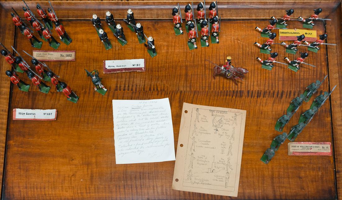 Lot of 47 Antique Britain Toy Soldiers. (1 of 8)