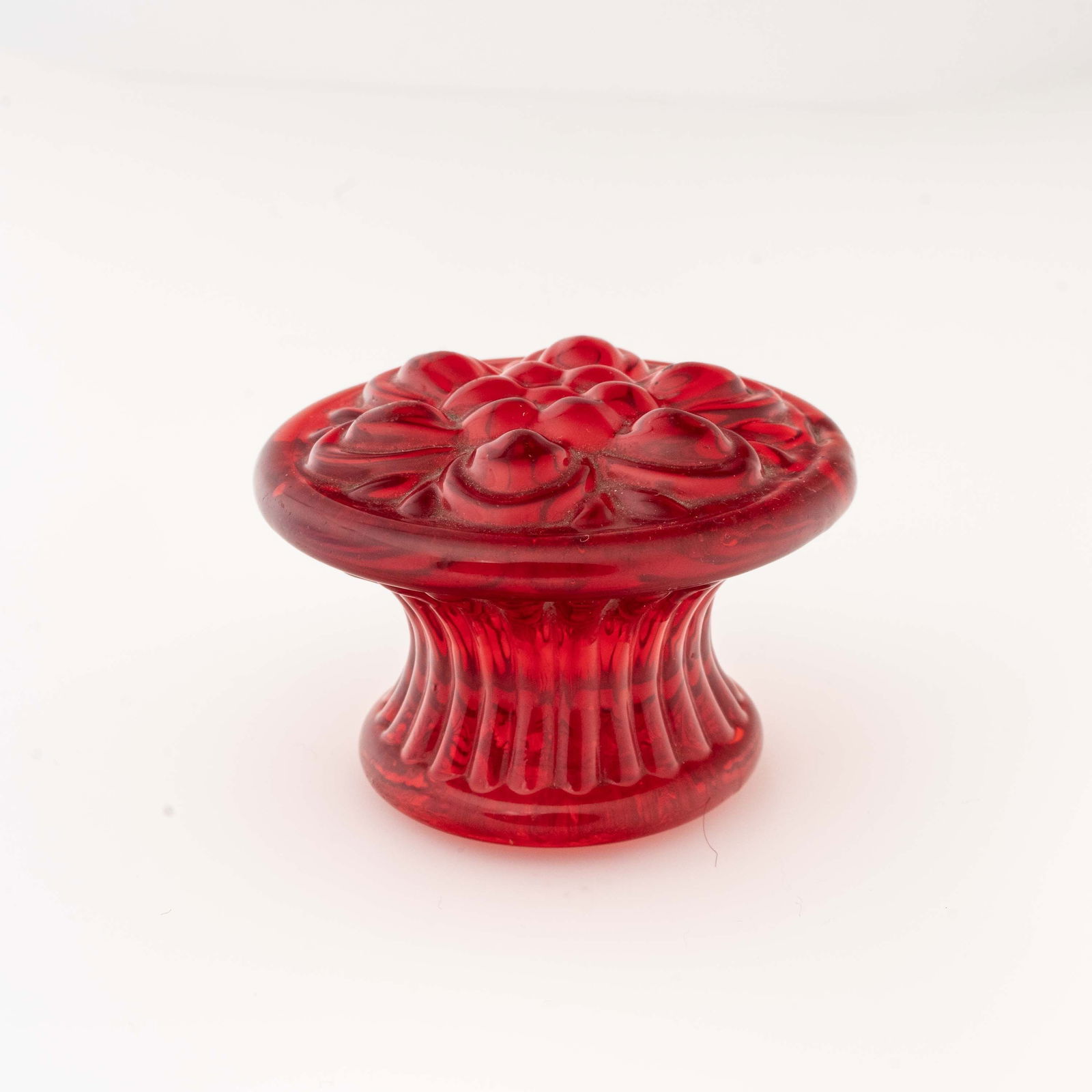Red Sandwich Glass Drawer Pull. (1 of 5)