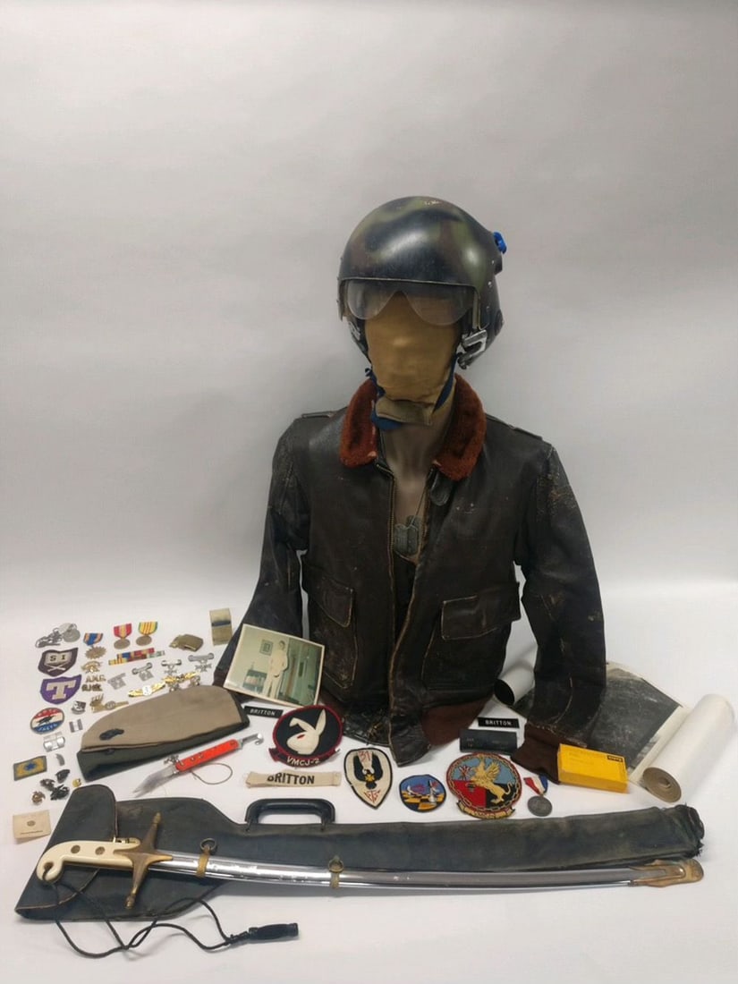 VMCJ-2 Vietnam Era I'D Pilots Lot w-John Wayne Photo. (1 of 11)