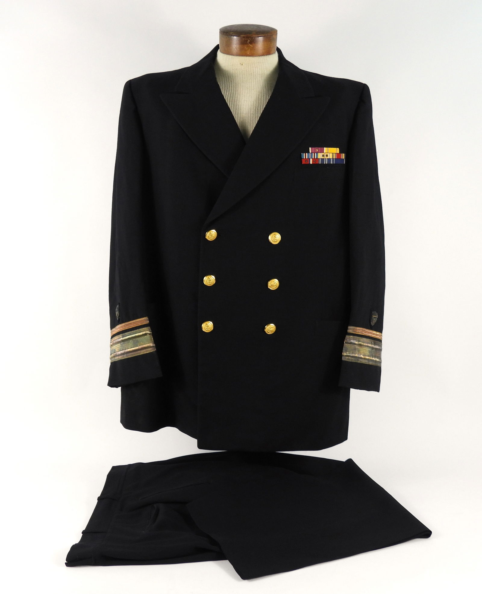 US Coast Guard Uniform of Adm. John W. Ryssy (1 of 11)