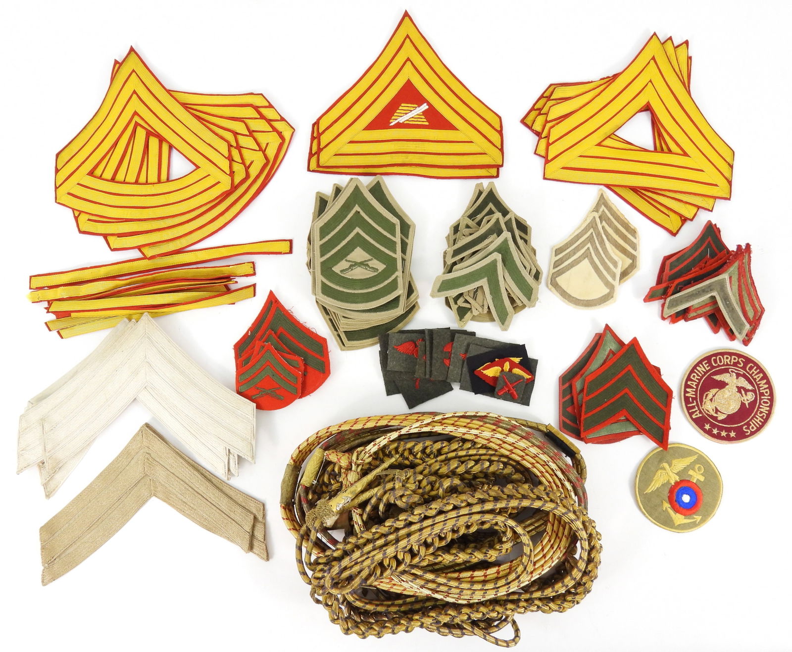 Group of USMC Patches and Shoulder Cords (1 of 7)