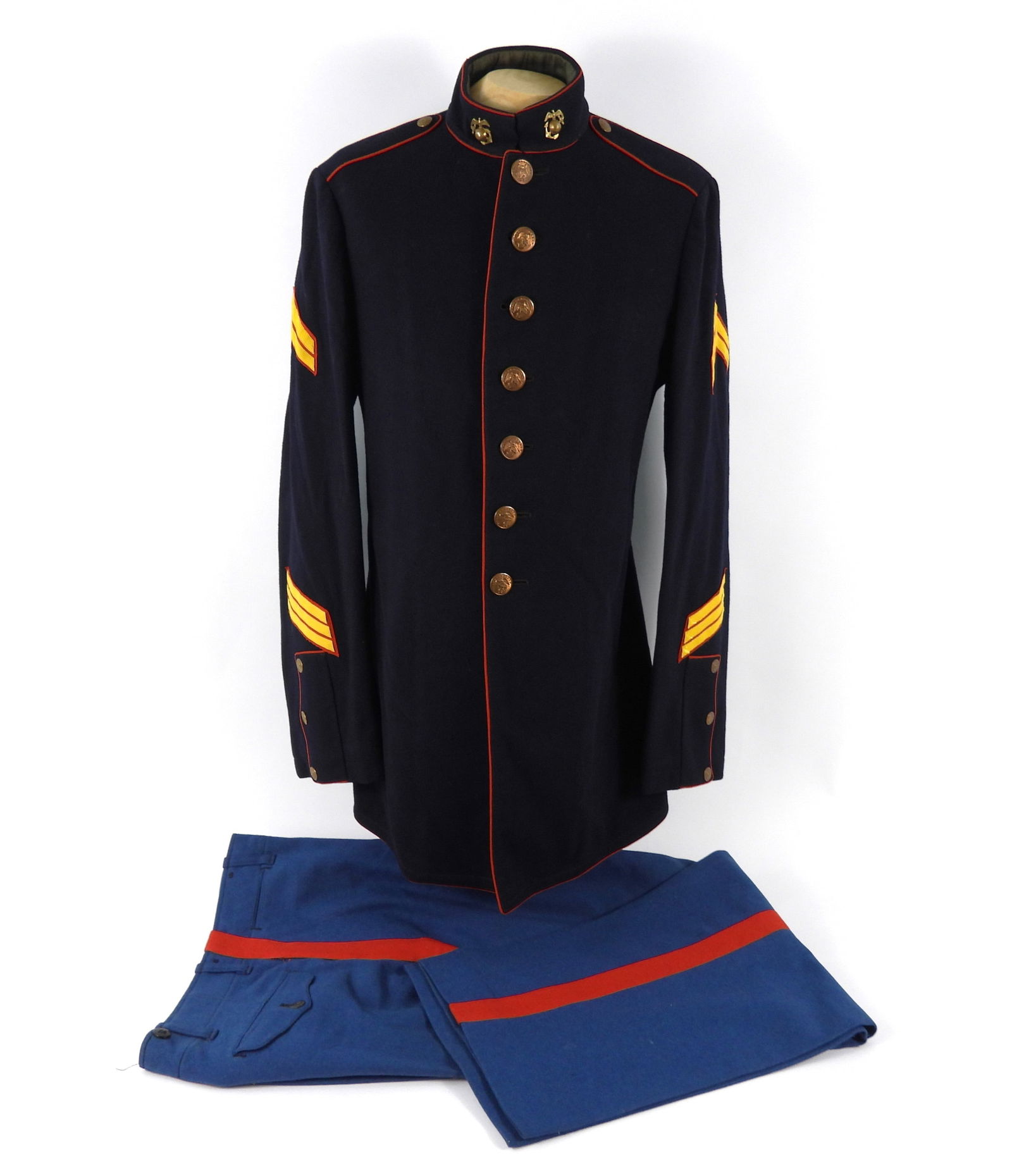 USMC Dress Uniform of Cpl. T.N. Allen (1 of 14)