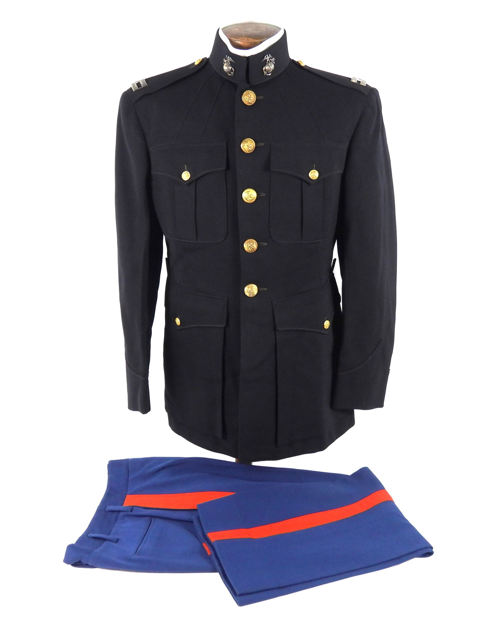 Identified WWII USMC Dress Uniform (1 of 14)