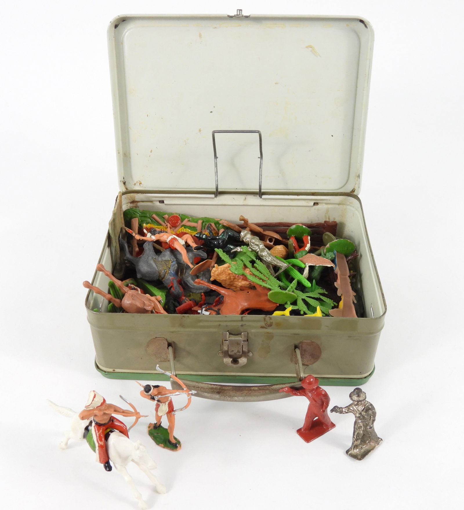 Collection of Soldiers & Other Miniature Figures (1 of 7)