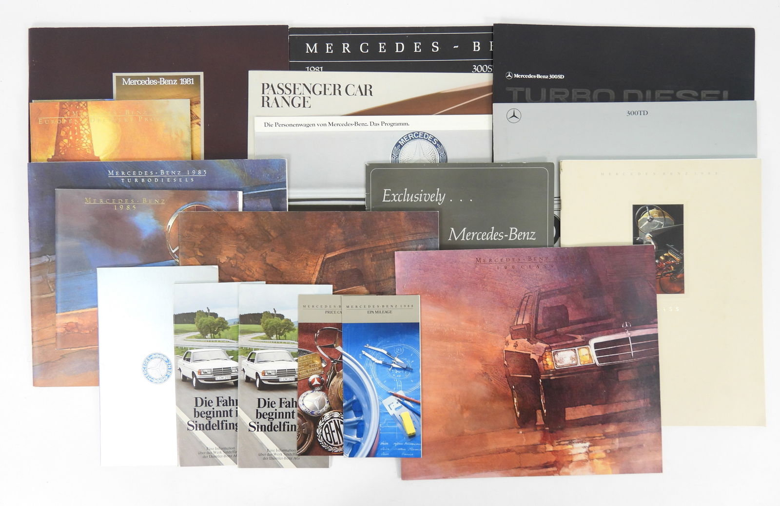 18PC Mercedes Benz Dealership Brochures (1 of 8)