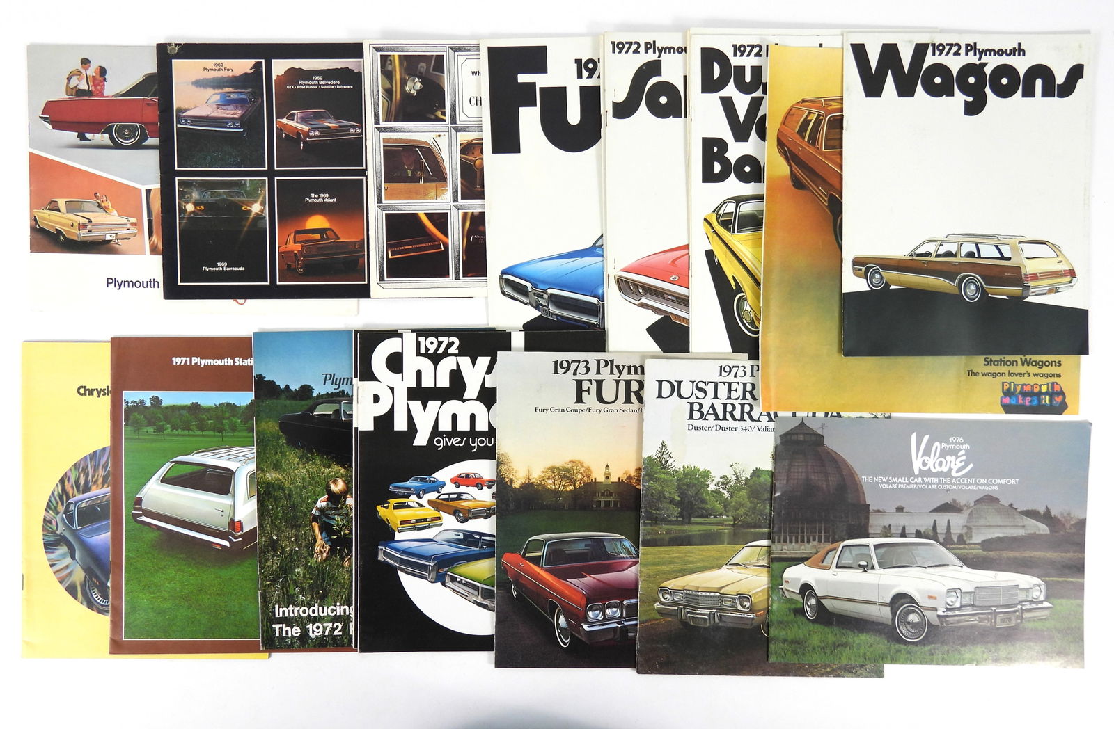 19PC Plymouth Dealership Brochures (1 of 6)