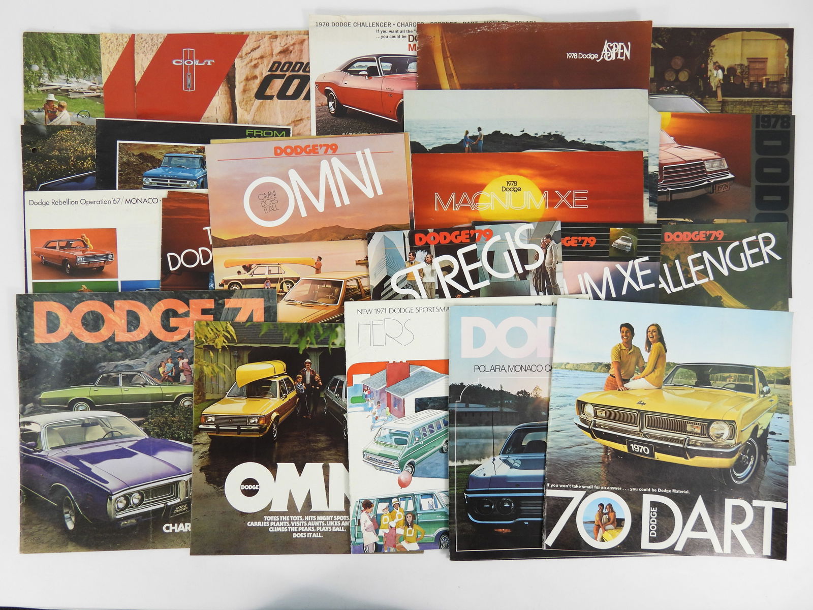 26PC Dodge Dealership Brochures (1 of 7)