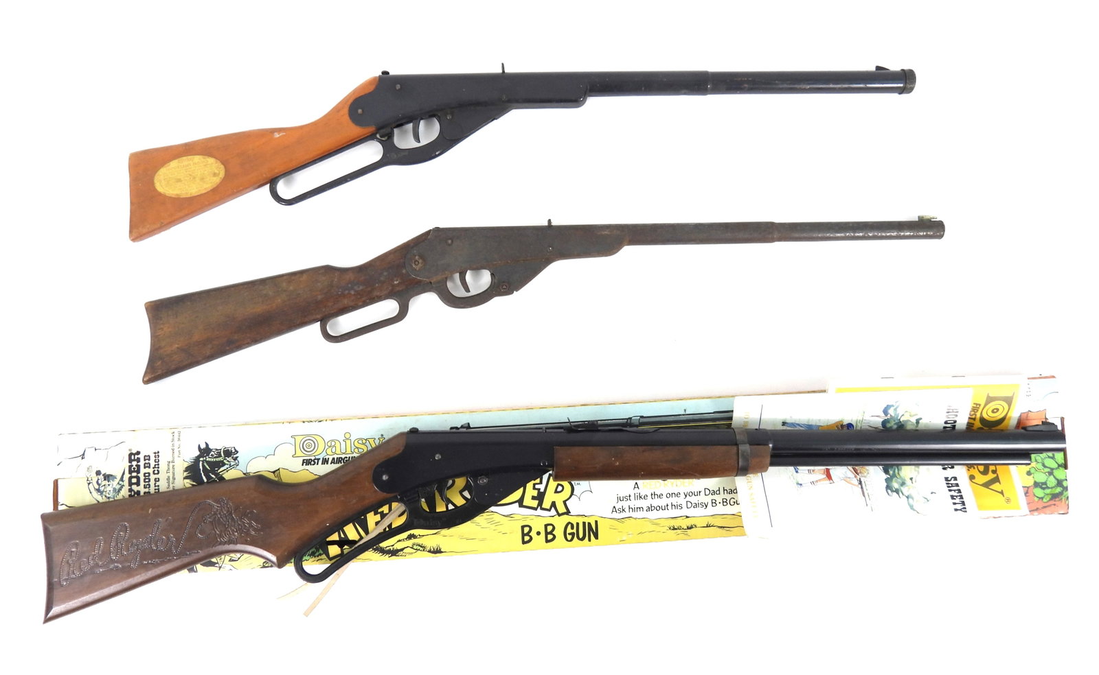 3PC Daisy & Daisy Red Ryder BB Guns: Includes three Daisy bb guns including a Red Ryder bb gun in original box. From the collection of a Douglas, Massachusetts estate.