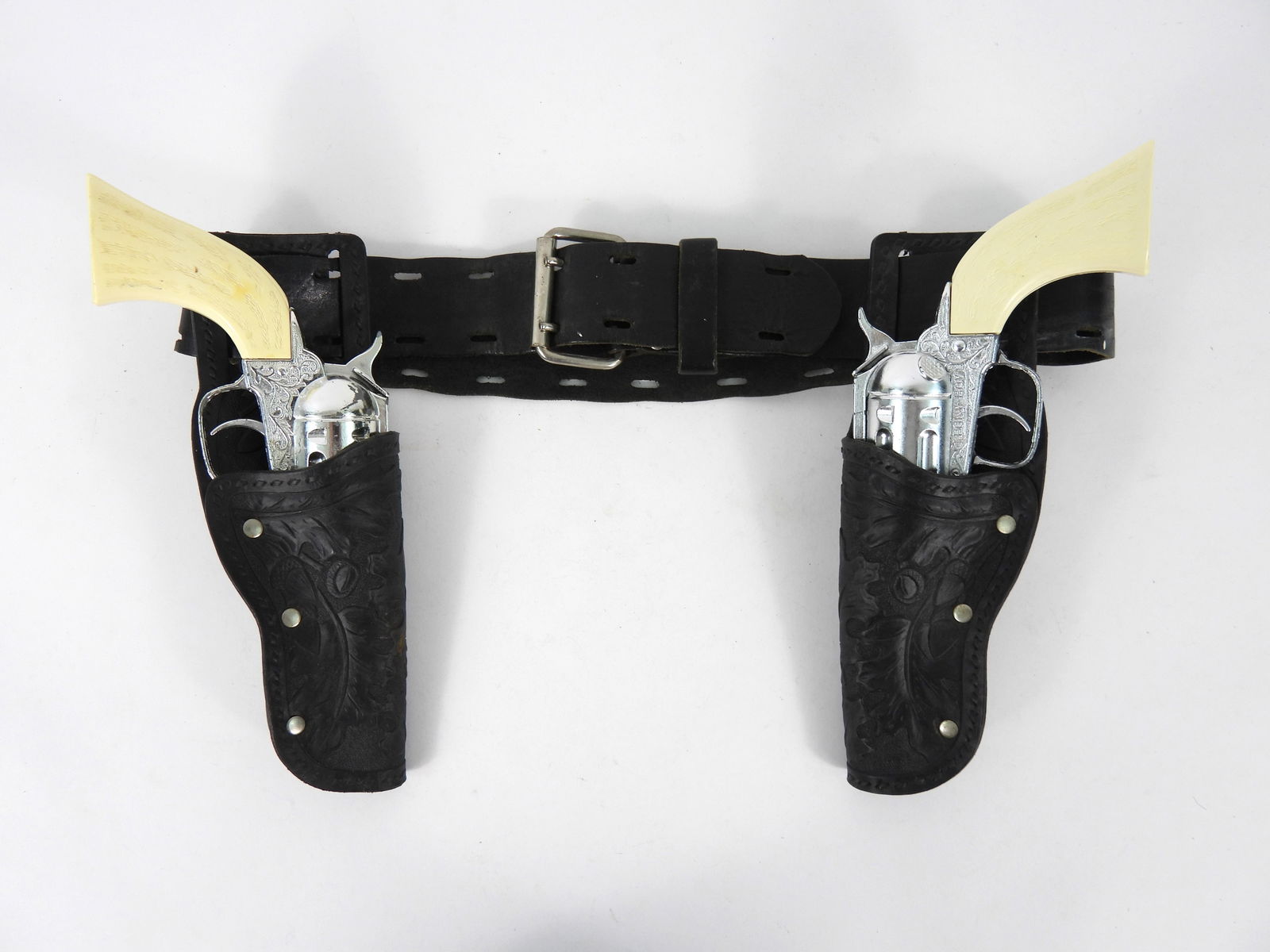 PR Hubley Pony Boy Cap Guns w/ Holsters (1 of 5)