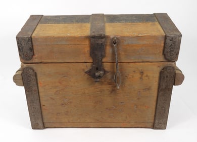 Early Military Artillery Ammunition Chest