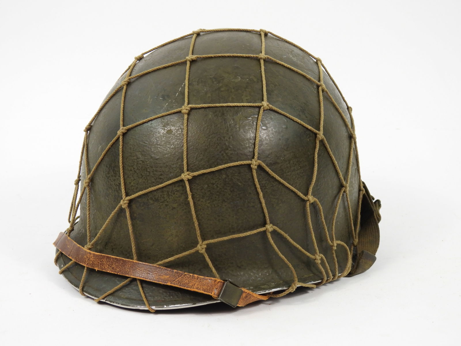 WWII Front Seam Fixed Bale M1 Helmet (1 of 8)