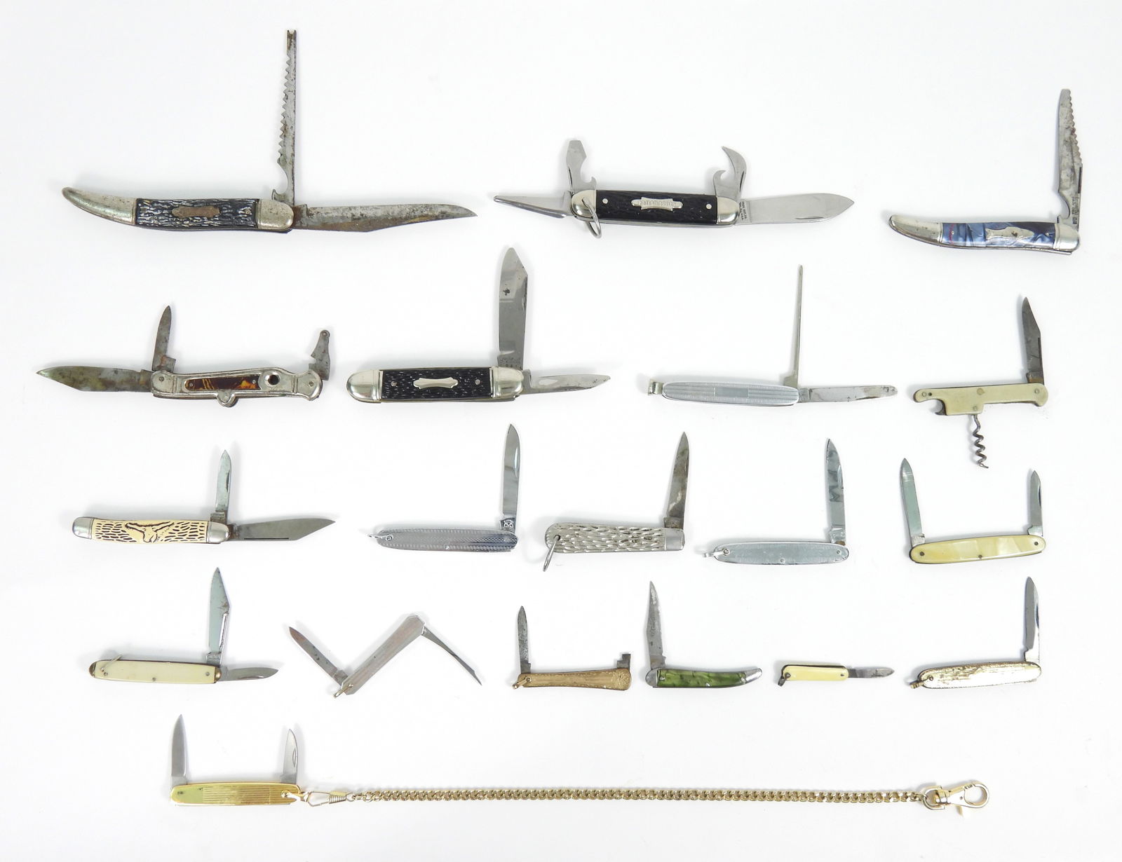 Collection of Vintage Pocket Knives (1 of 5)