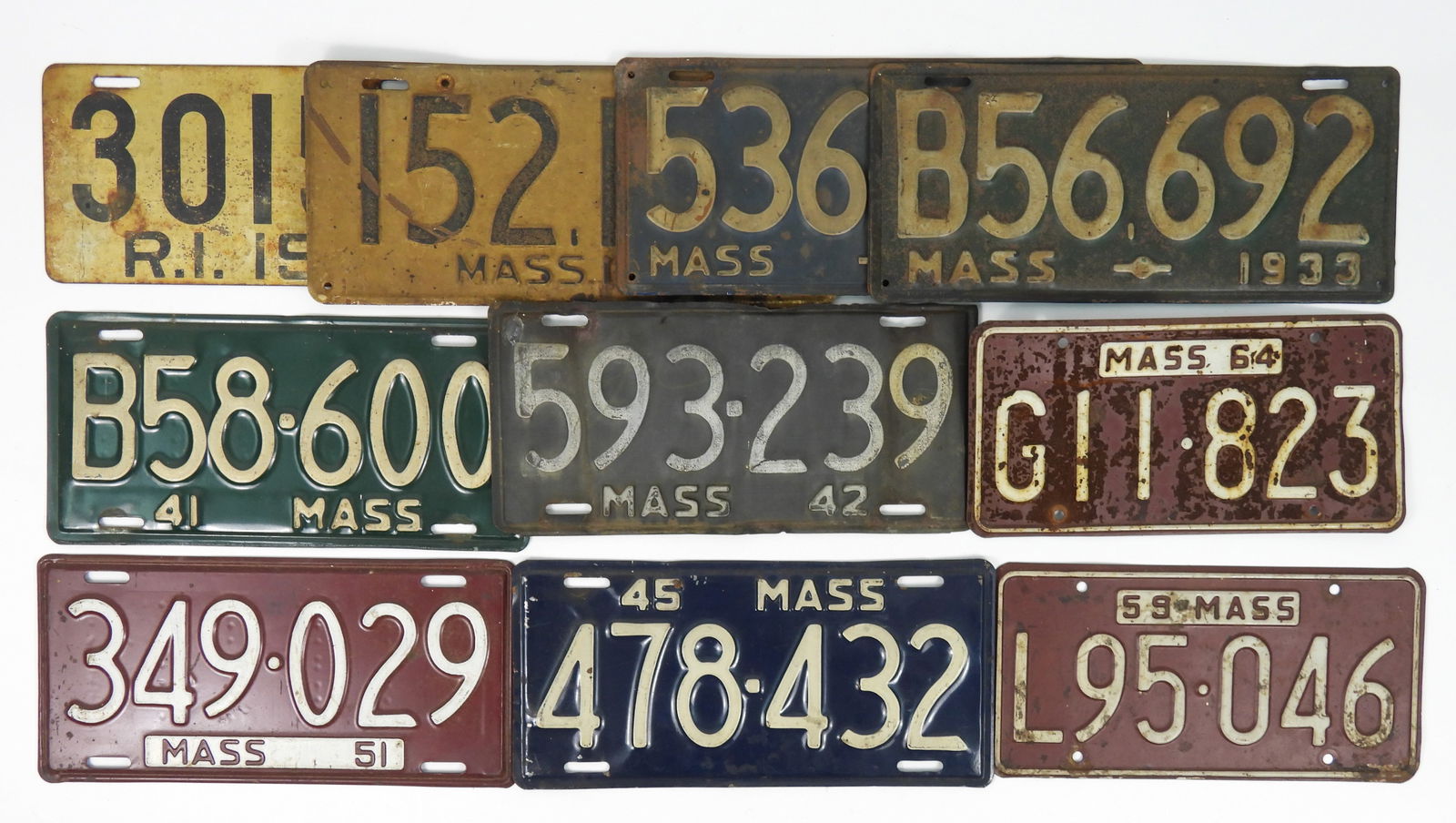 Grouping Of Metal Antique License Plates (1 of 7)