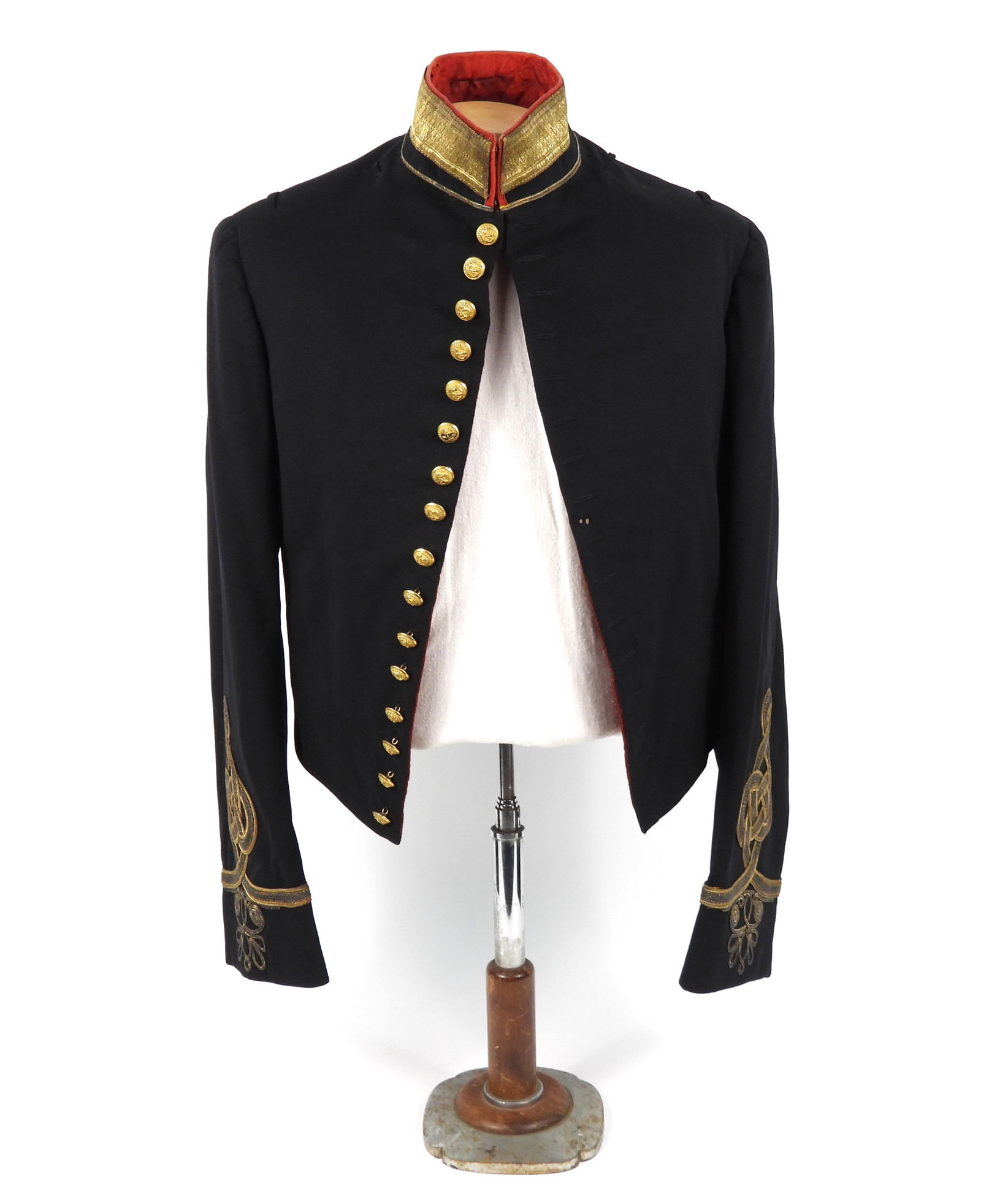 USMC Mess Dress Jacket of Lt. Russell B. Putnam (1 of 7)