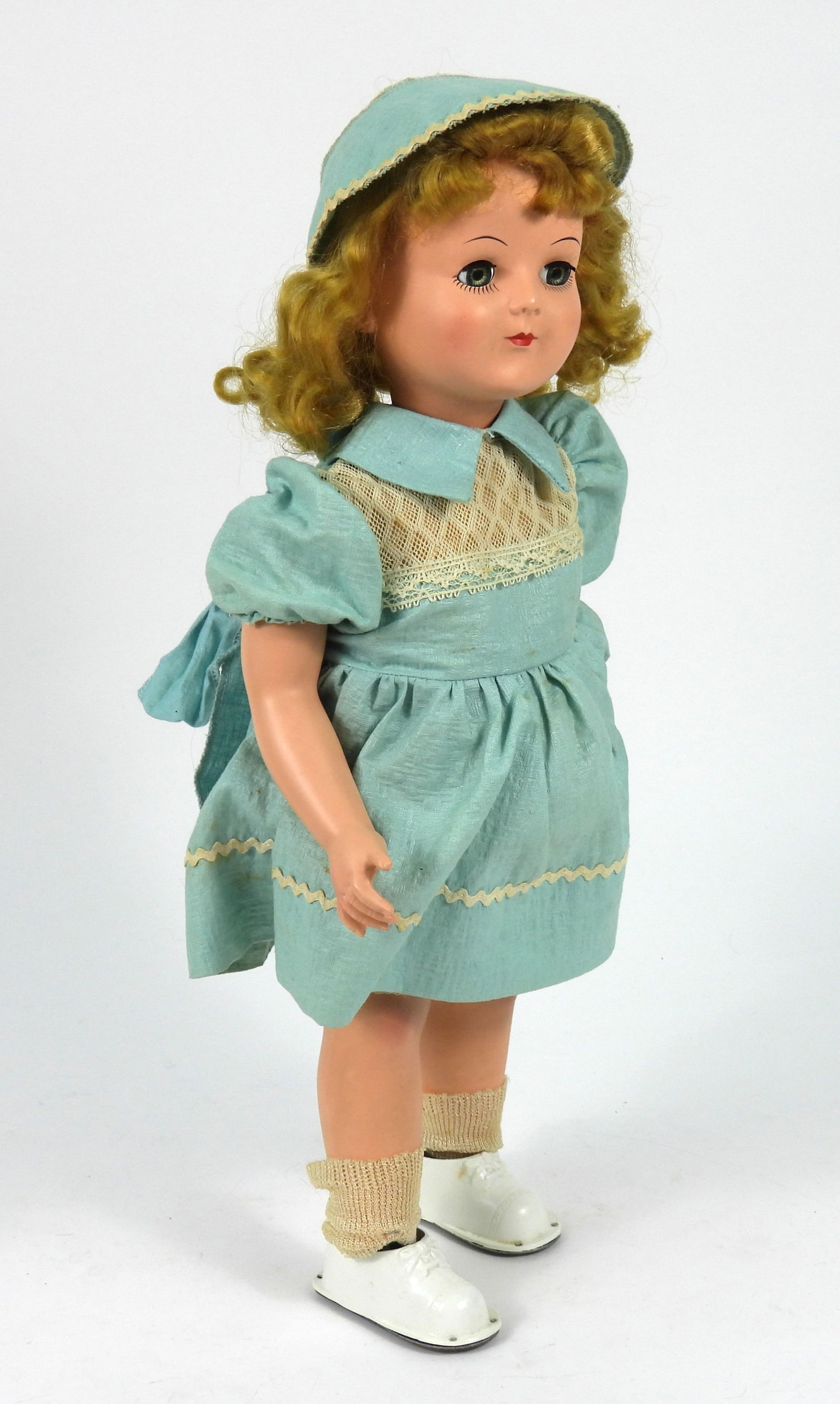Wanda the Walking Doll w/ Box - 4