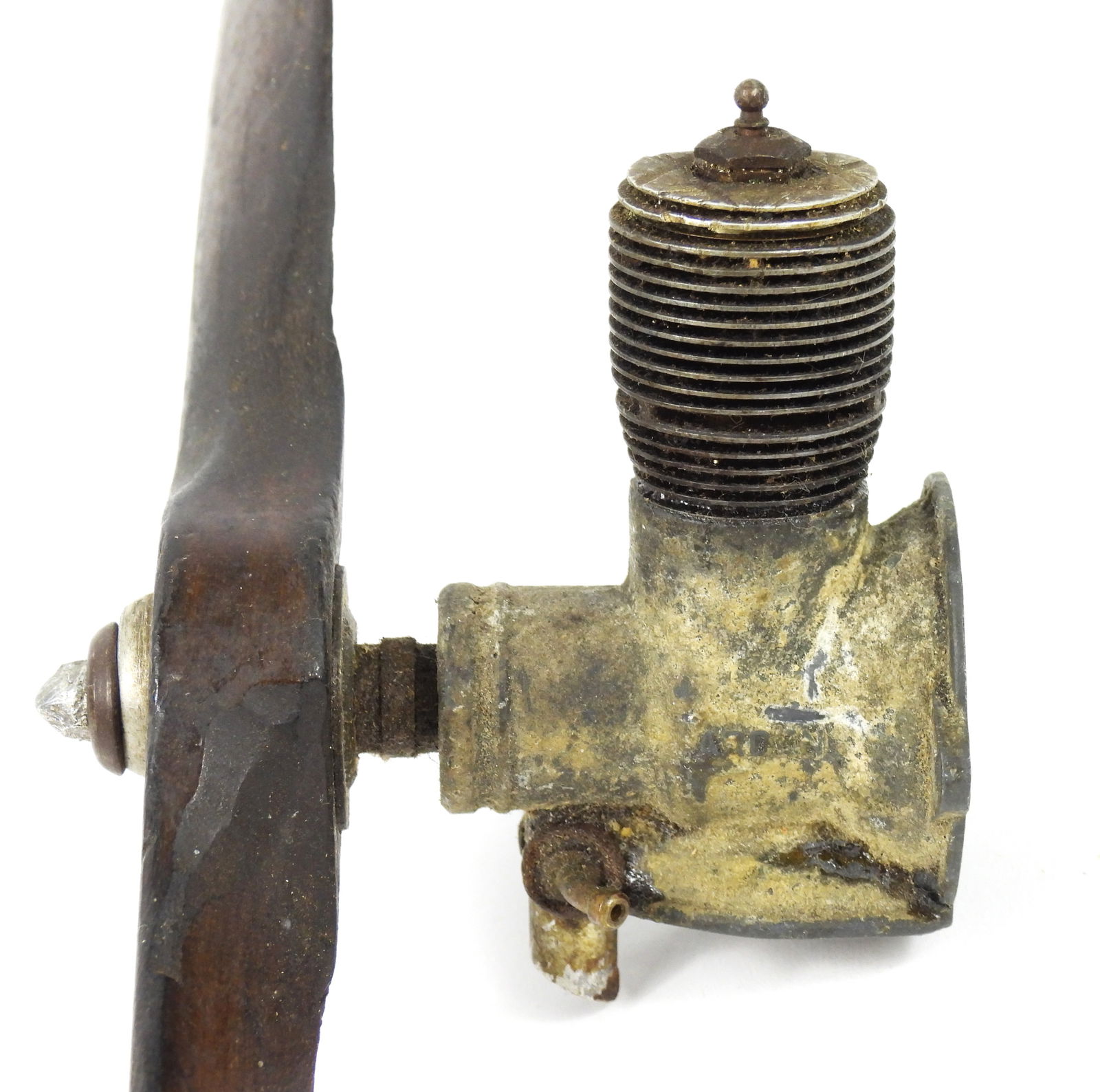 2PC Vintage Model Plane Engines - 8