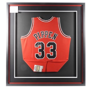 NBA Scottie Pippen Signed Jersey Framed