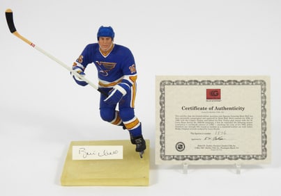 NHL Brett Hull Signed Card & Gartlan Statue