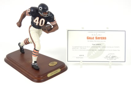 Danbury Mint NFL Display Gale Sayers Statue w/COA