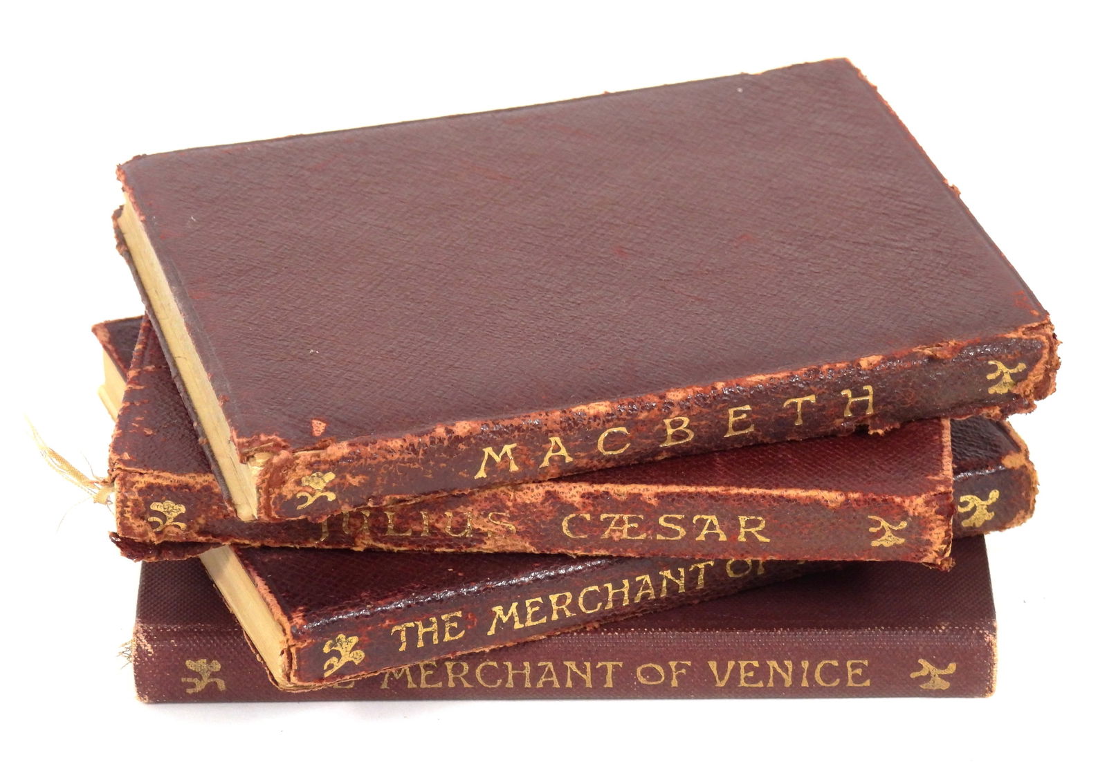 4PC The Temple Shakespeare Books: 1897-1900, Print on paper. Includes a Fourth Edition (1897) and Fourteenth Edition (1907) "The Merchant of Venice", a Fifth Edition (1898) "Macbeth", and a Sixth Edition (1900) "Julius Caesar". Each 5