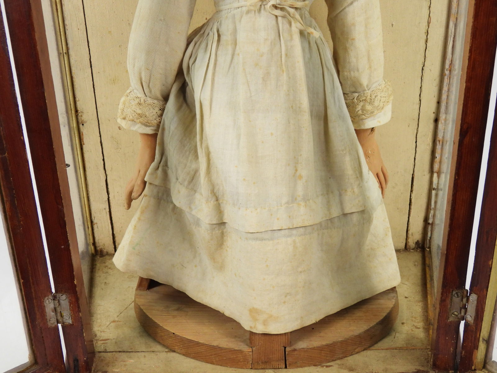19C Santos Doll Display - 4