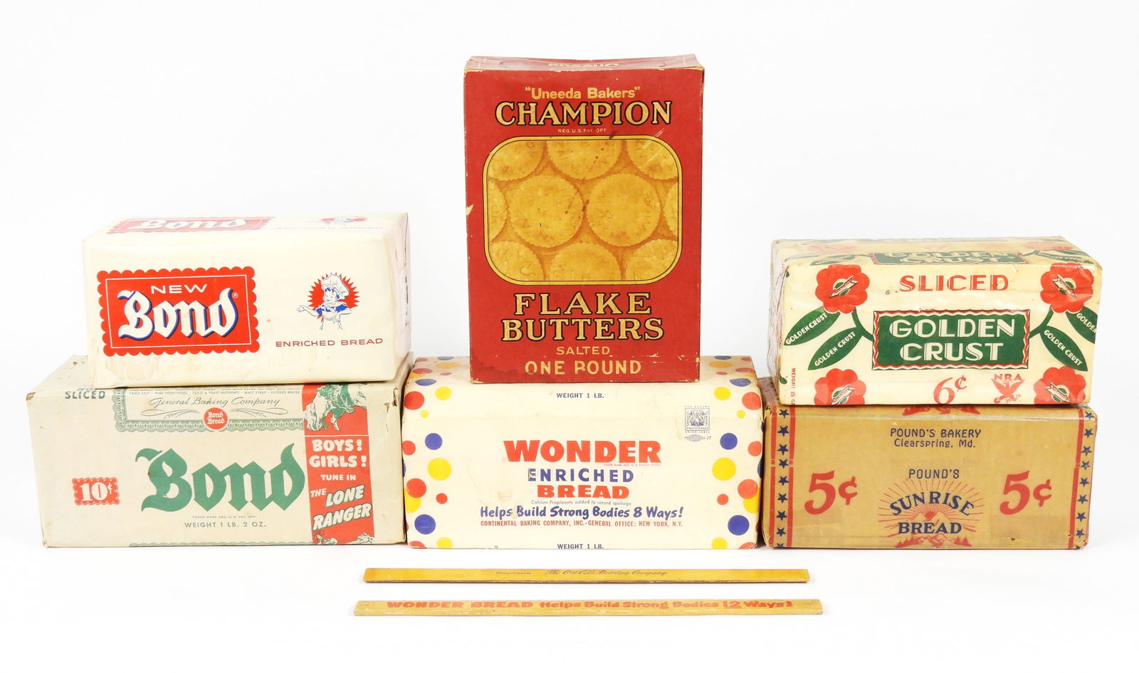 8PC Vintage Bread Displays & Other Items (1 of 7)