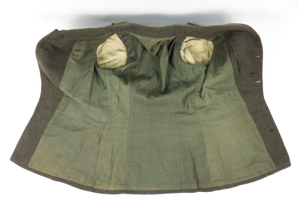 Two US Marine Corps Uniforms - 6