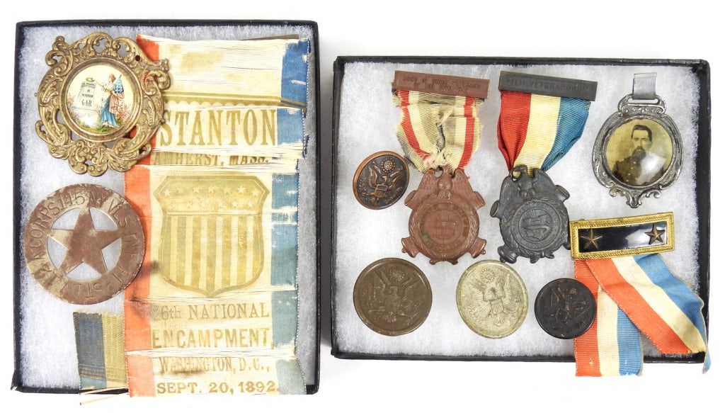 Group of GAR, SUV, and WWI Items: Four WWI-era coat and overcoat buttons; two Sons of Union Veterans medals; an image of a Civil War officer from a G.A.R. medal; a G.A.R. major general pin with red, white, and blue ribbon; a G.A.R. "I