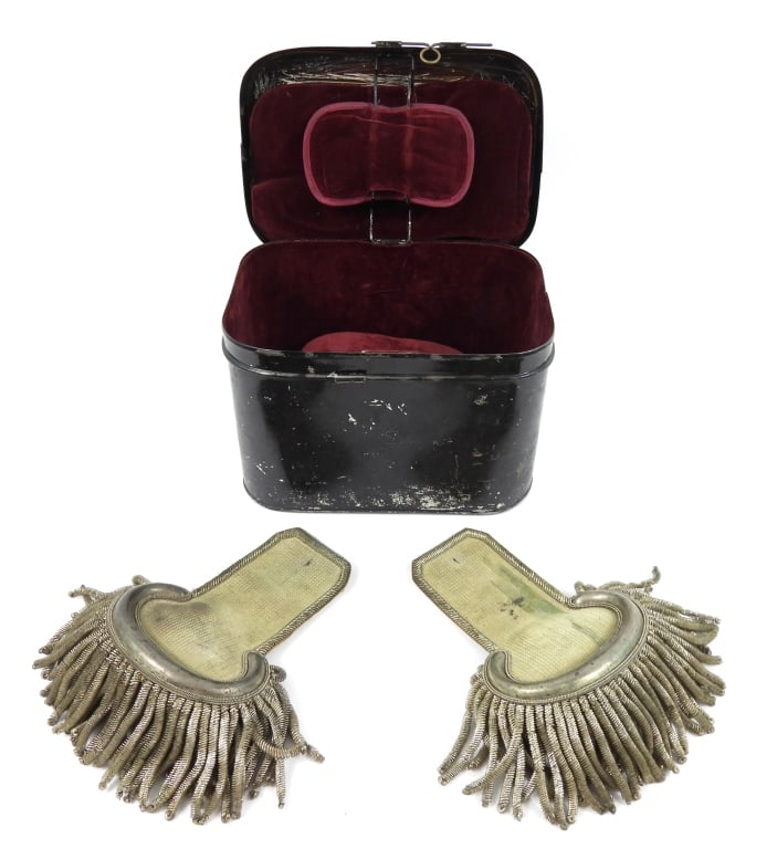 Cased Officer's Epaulets - 2
