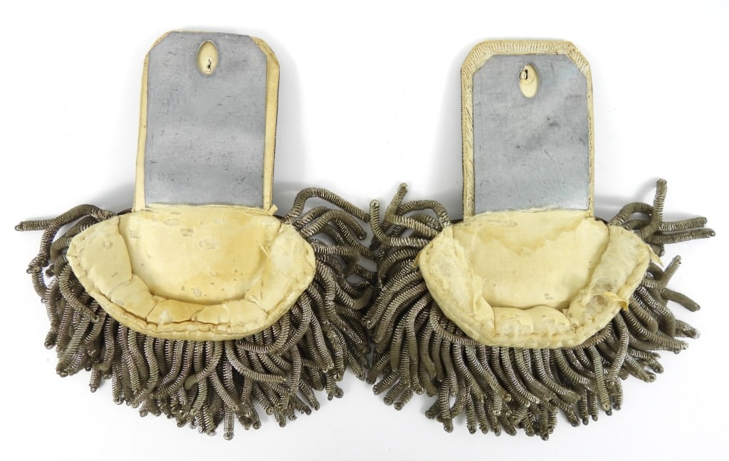 Cased Officer's Epaulets - 4