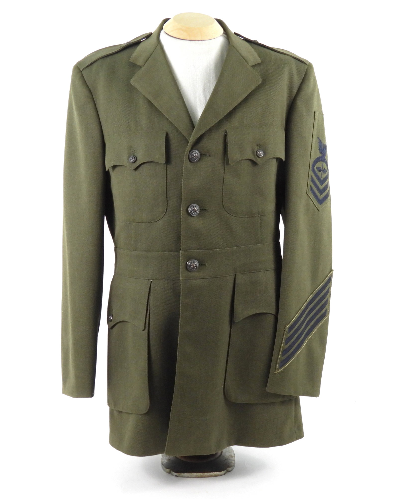 U.S. Navy Chief Petty Officer Dress Jacket: LAN-C-AIR Wool dress green Aviation Pilot E-7 uniform with 4 service stripes and Naval buttons, coat made by Davis clothing of Boston Massachusetts. Size is 38L. Condition: Very good. No visible