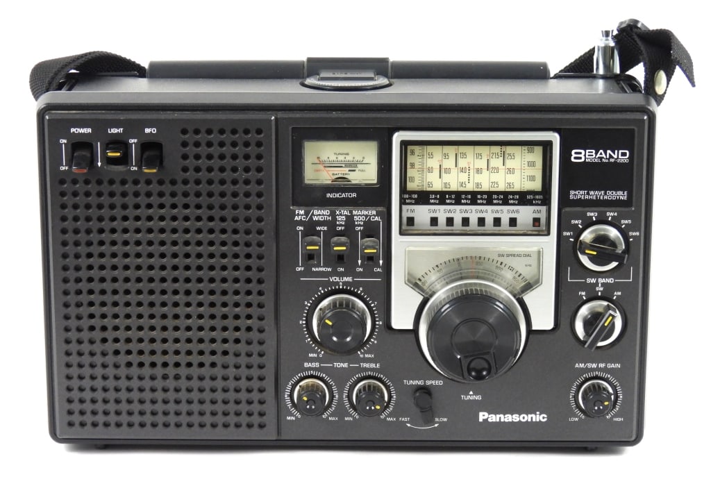 Vintage Panasonic RF-2200 Radio: 1970s 8 Band Short Wave Double Superheteodyne portable radio with AM and FM fast and slow tuning and a gyro antenna. Reported to be one of the holy grail of short wave portable radios.