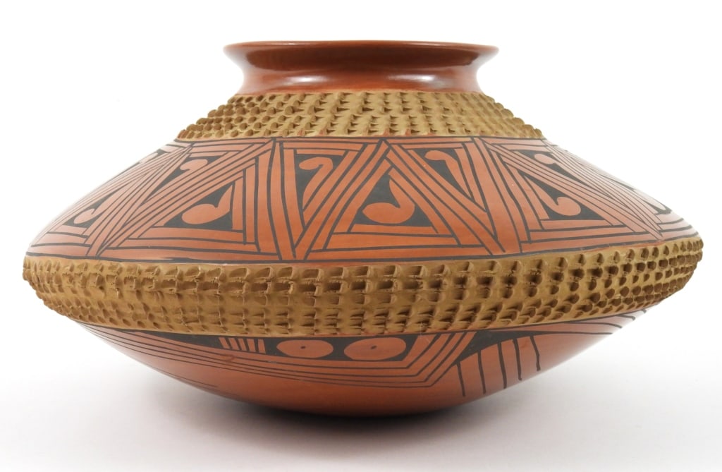 Mata Ortiz Signed Pot - 3