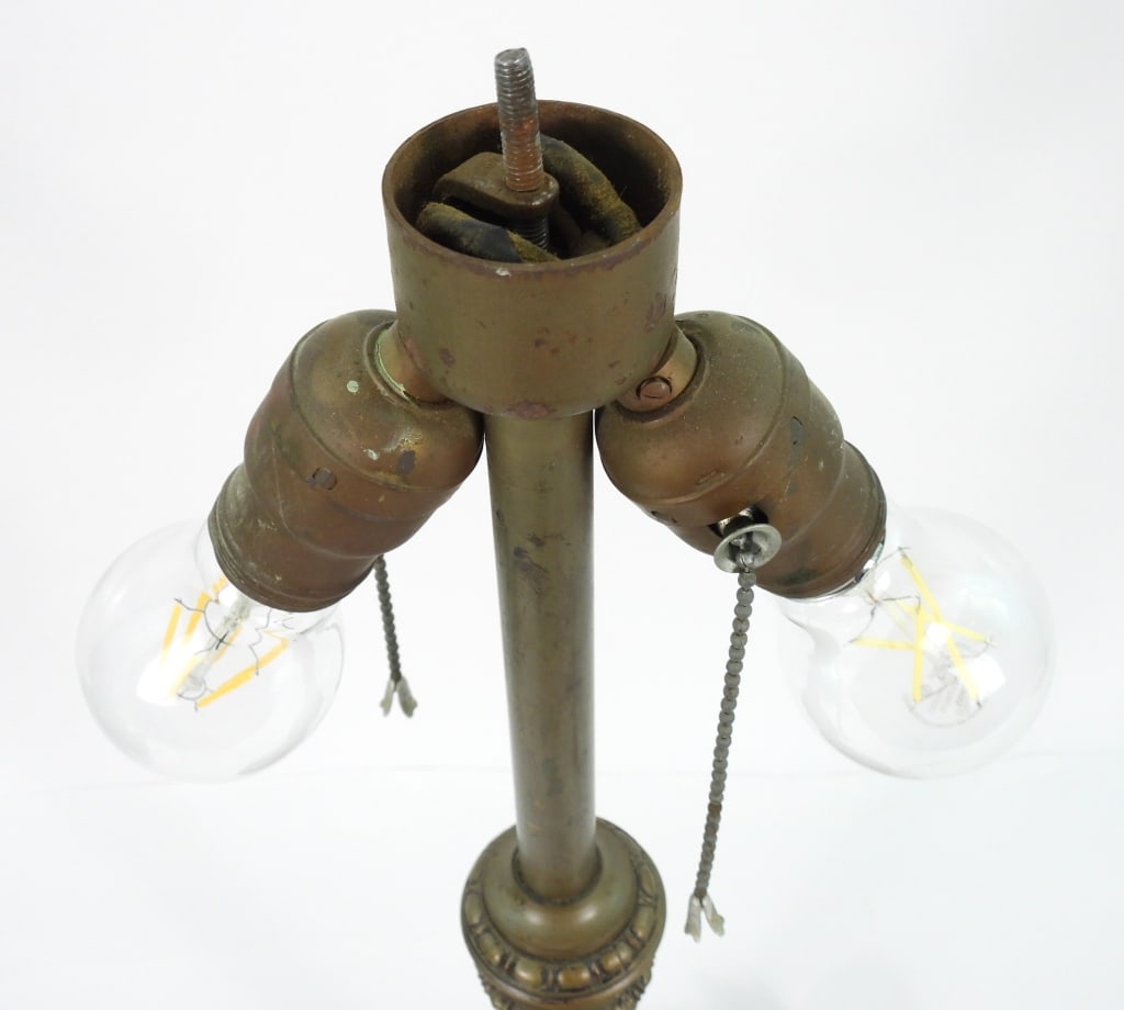 Whaley Style Lead Glass Table Lamp - 5