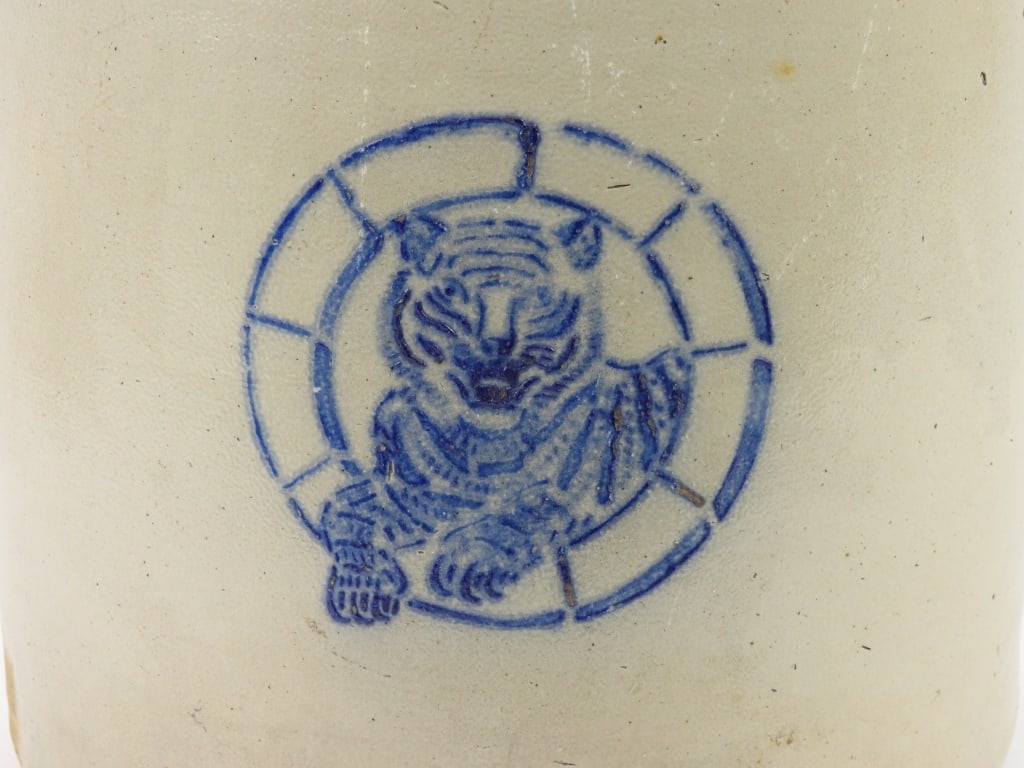 Large Taunton Tiger Stone Ware Jug - 3