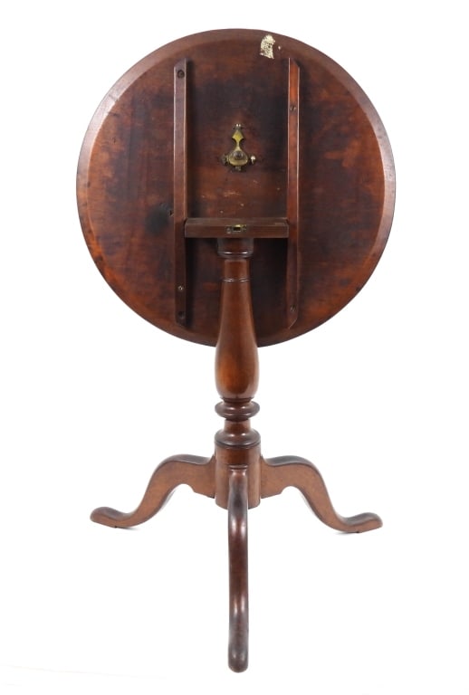 18th-C Queen Anne Tilt Top Tea Table - 3
