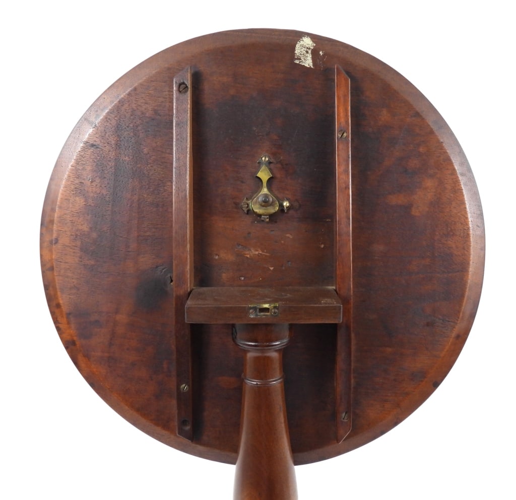 18th-C Queen Anne Tilt Top Tea Table - 4
