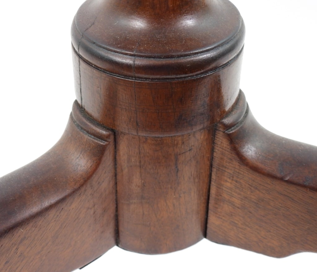 18th-C Queen Anne Tilt Top Tea Table - 9