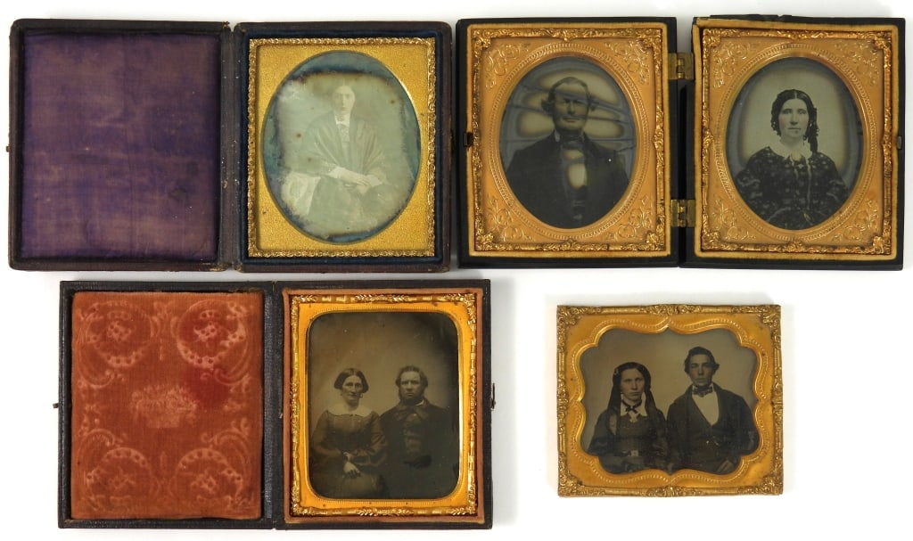 Group of 5 Antique Portrait Photographs in Cases: 5 Antique 6th plate photographic portraits, 4 of them in cases. Included in this lot are 2 separate portraits in a single broken gutta percha case, one broken portrait of an older man, and the other,