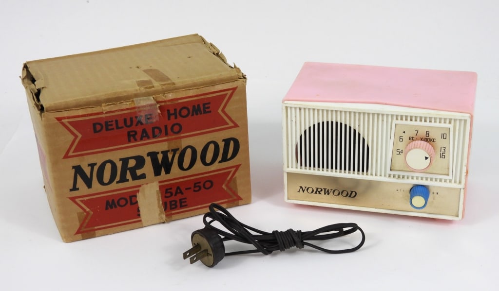 MCM Norwood AM Radio W-Box: Flamingo Pink with white highlight face and a blue knob. Model 5A-50 with original box "BLUE" knob box. Japanese tube radio untested due to cord severed at rear of body. Appears to be early 1960s