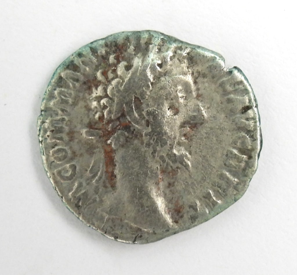 Roman Silver Emperor Commodus Denarius Coin - 3