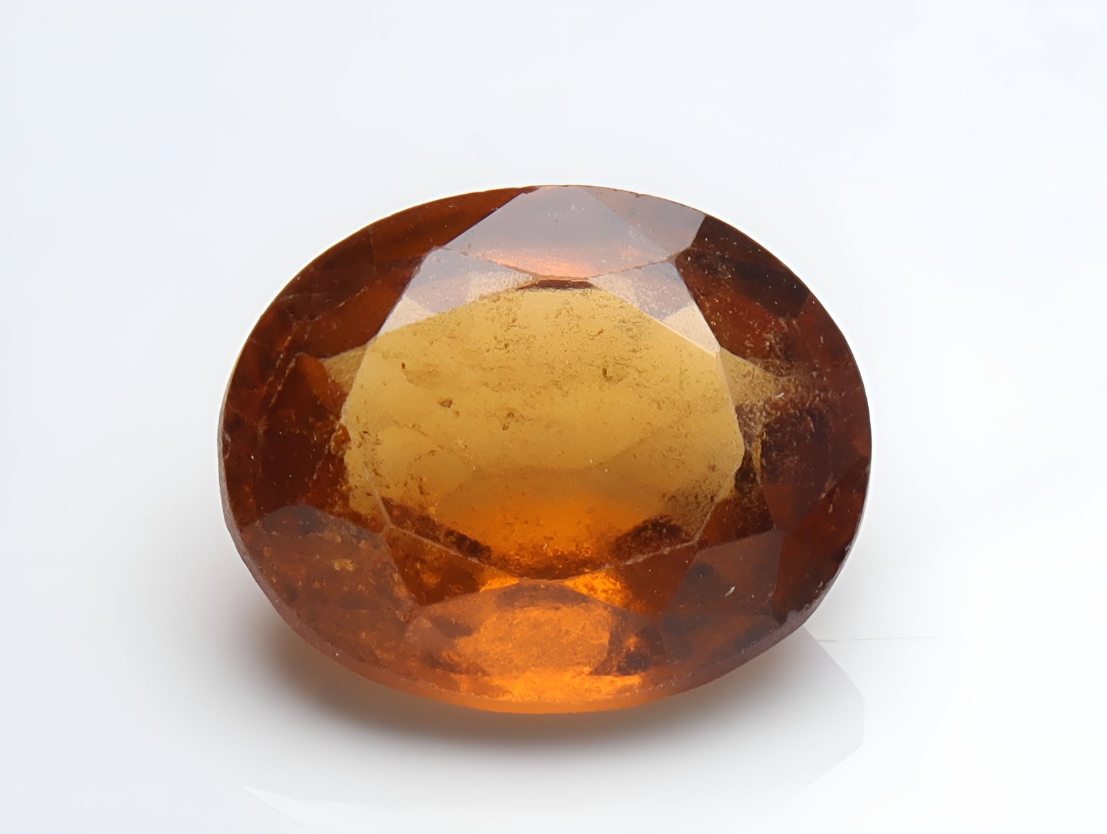 Beautiful 3.33 Cts Natural Hessonite Garnet: Gemstone : Natural Hessonite GarnetShape and cut : Oval CutOrigin : AfricaWeight : 3.33 caratsMeasurements : 9.61x7.18x5.52 mmColor : OrangeTransprancy : TransparentTreatment : No TreatmentClarity : N