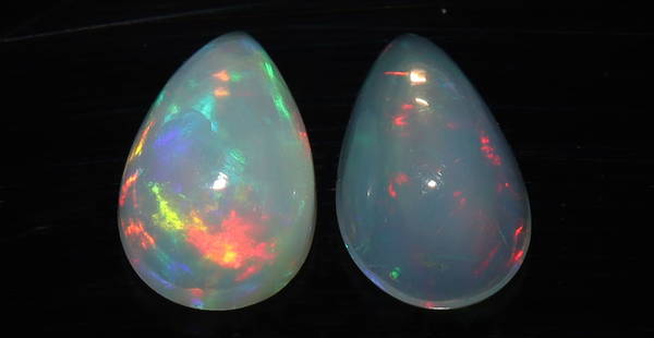 Beautiful 1.10 Cts Natural Ethiopian Opal Set: Gemstone : Natural OpalShape and cut : Pear CabochonWeight : 1.10 CaratsMeasurements : 8x5 mmColor : WhiteNumber of Stone : 2Transparency : TranslucentTreatment : No TreatmentOrigin : Ethiopia Clarity