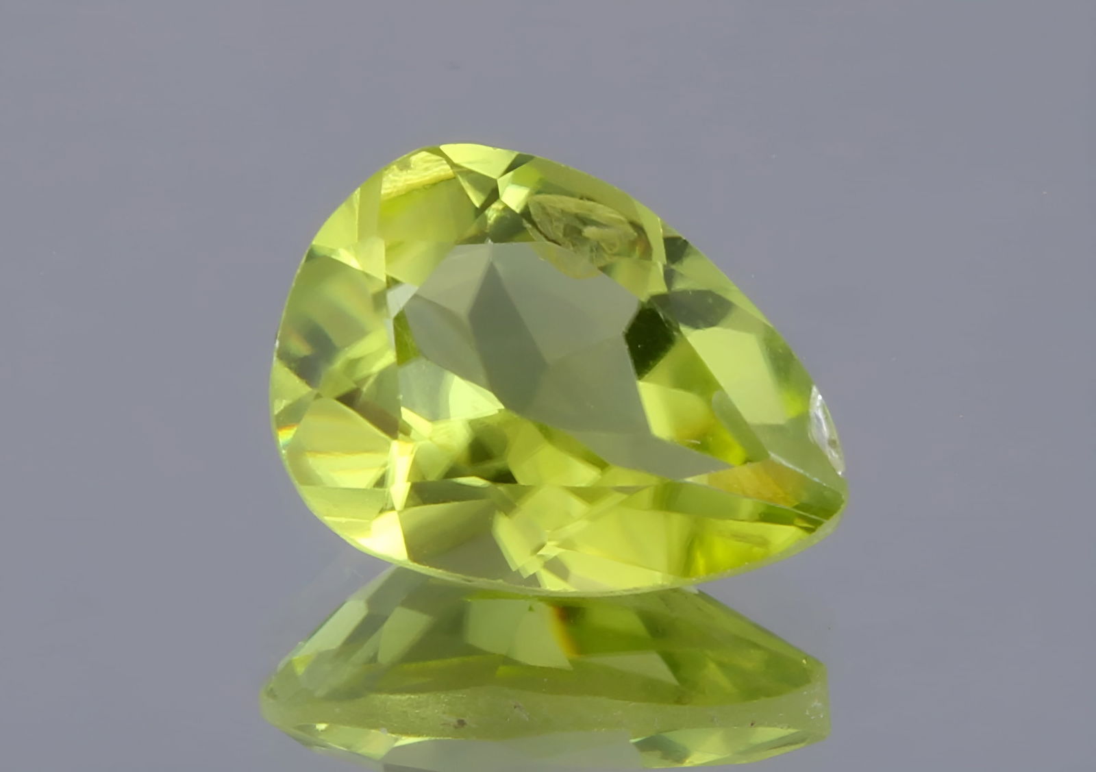 AAA 1.18 Cts Natural Peridot (1 of 5)
